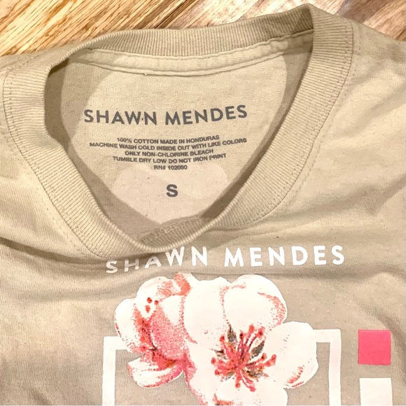 Shawn Mendes 2018 Festival Tour official merch - Picture 4 of 4